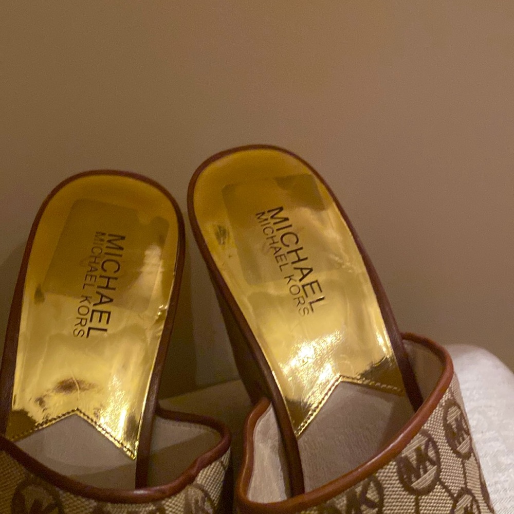 Shoes - Picture 2 of 6